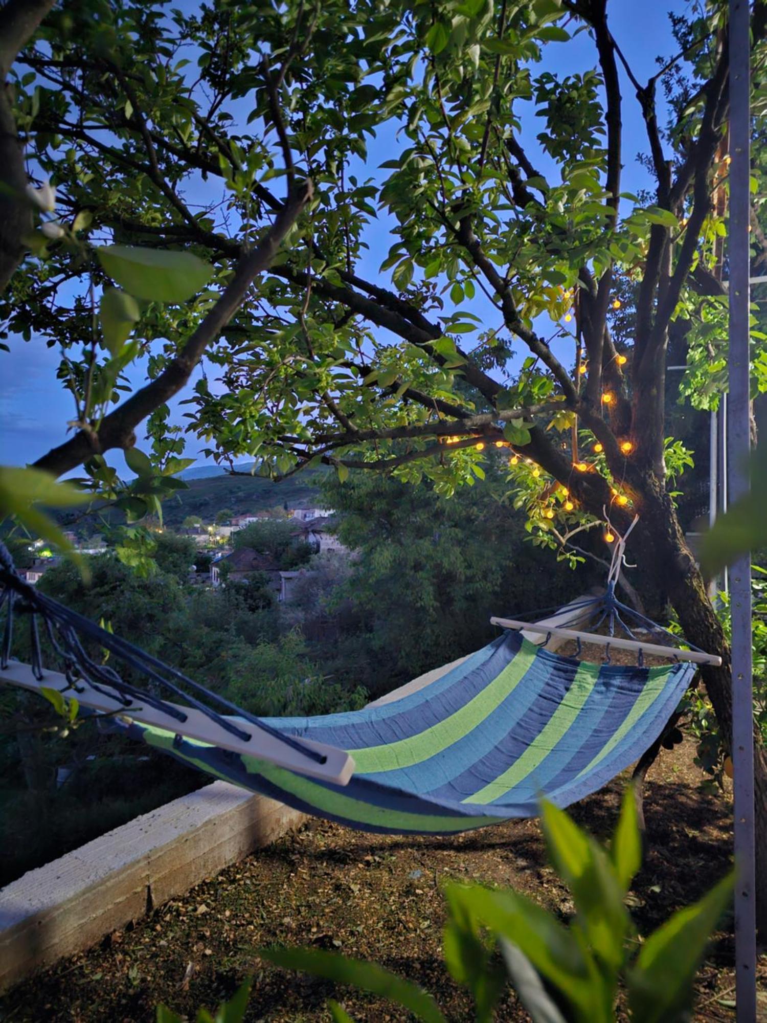 Lemon Garden Apartment-Hot Tub Jacuzzi Gjirokastër Buitenkant foto