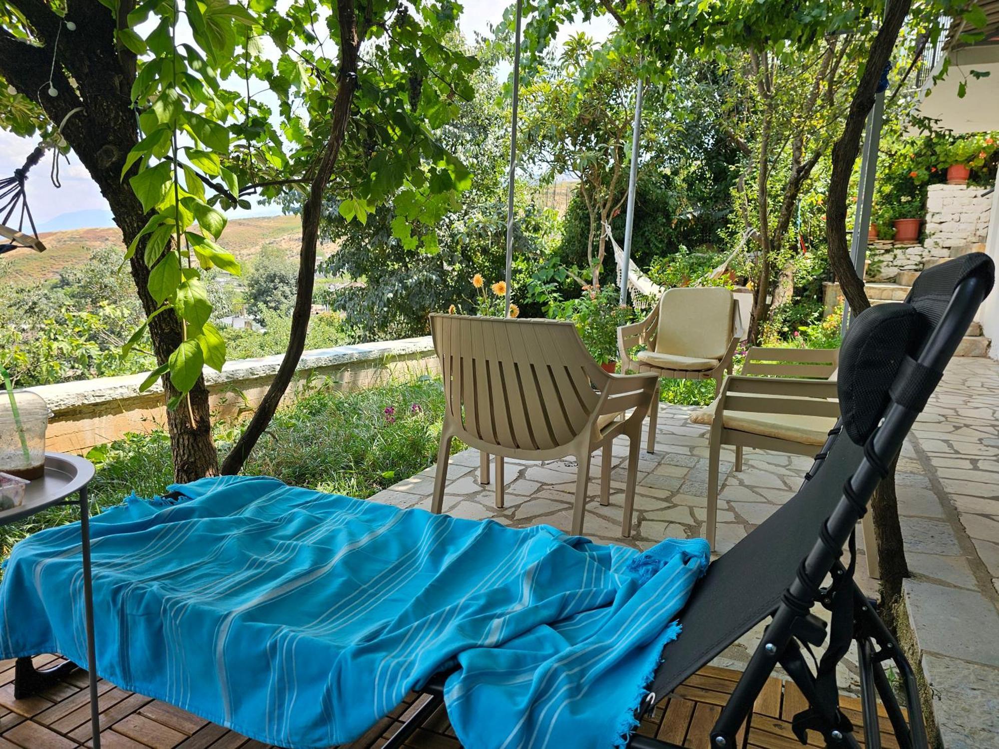 Lemon Garden Apartment-Hot Tub Jacuzzi Gjirokastër Buitenkant foto