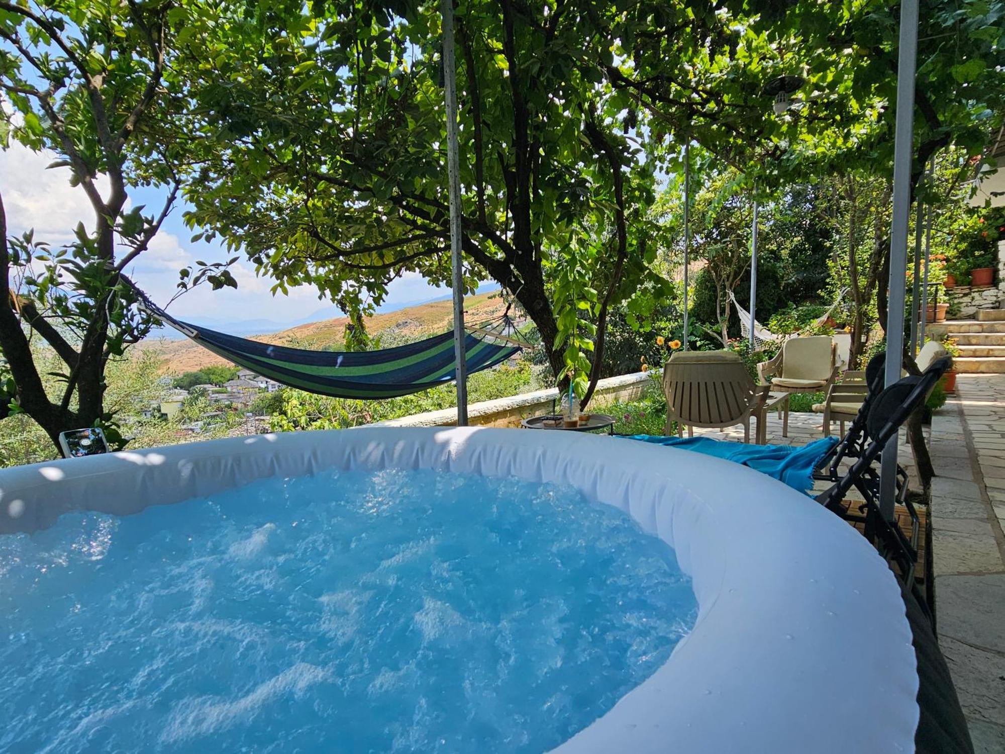 Lemon Garden Apartment-Hot Tub Jacuzzi Gjirokastër Buitenkant foto